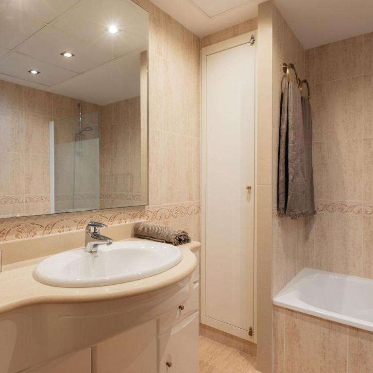 RESORT BEACH VALENCIA - Two-Bedroom Apartment - 47