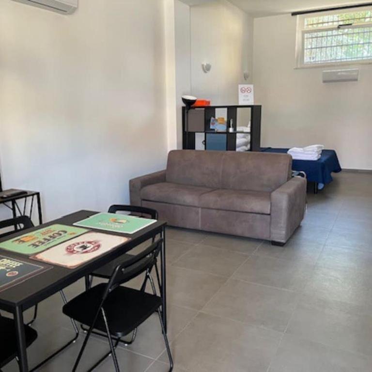 Mini loft Rina - Stazione La Spezia Migliarina - Studio Apartment with One Double Bed - 3