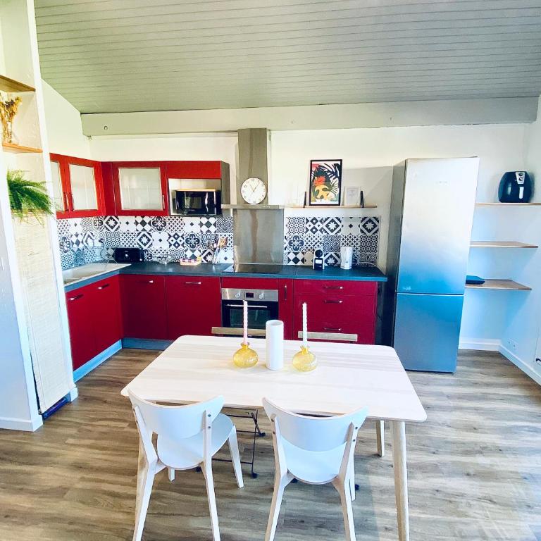 Vacances en famille, plage à pied et face à la dune ! - Two-Bedroom Apartment - 8