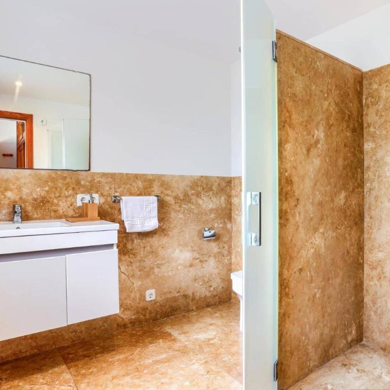 Villa Andreu by Villa Plus - Villa - 11
