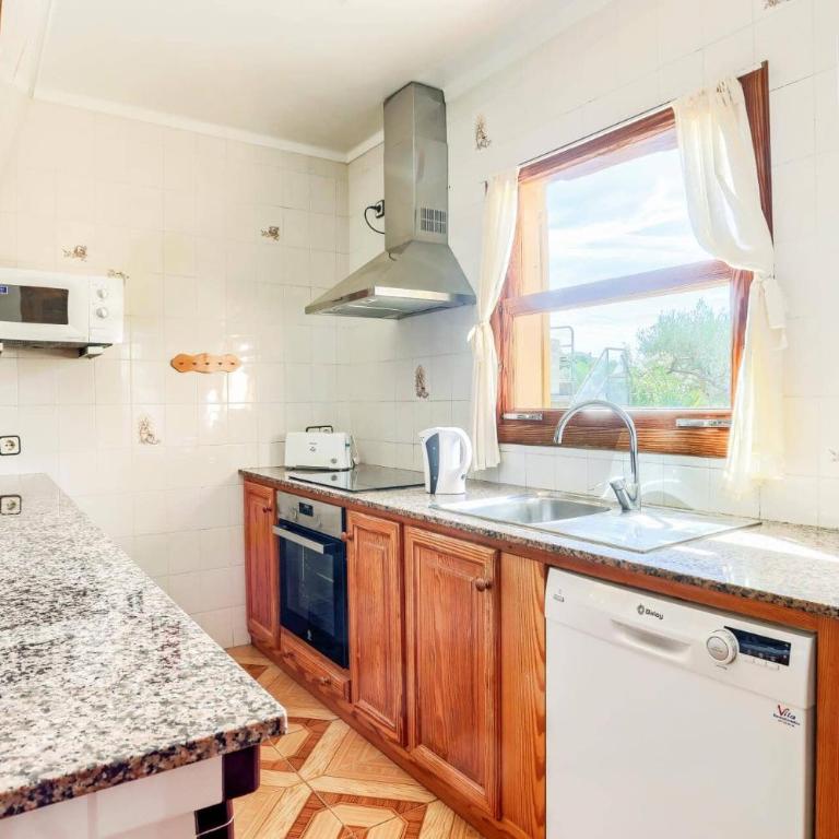 Villa Andreu by Villa Plus - Villa - 13
