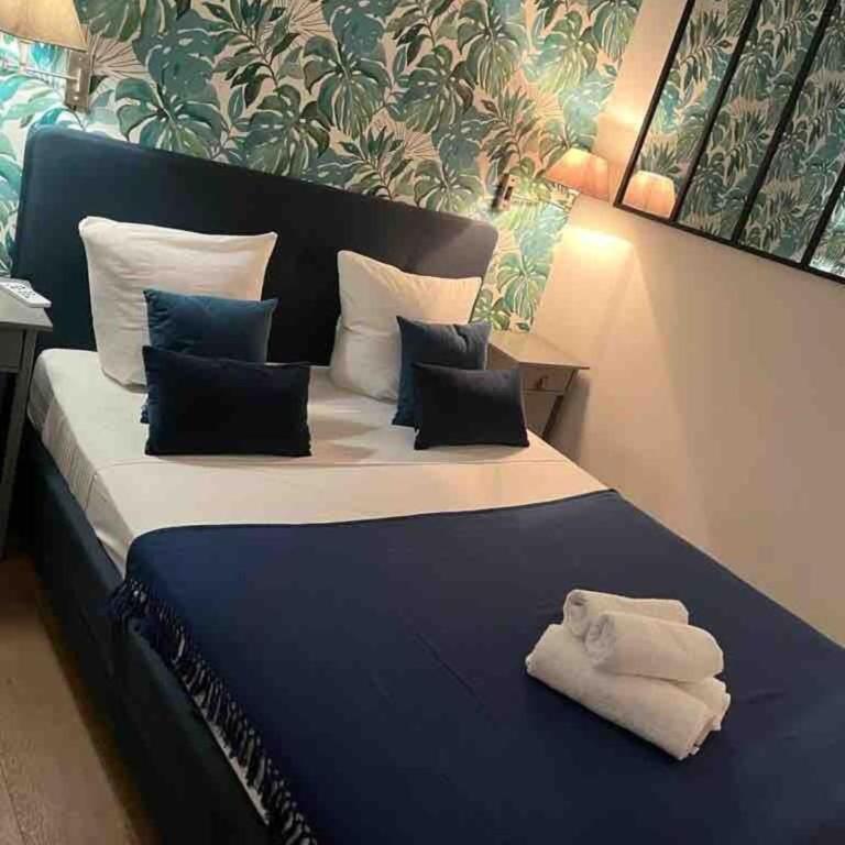 06A4 - Situation exceptionnelle au Port de Nice - Appartement 2 Chambres - 3