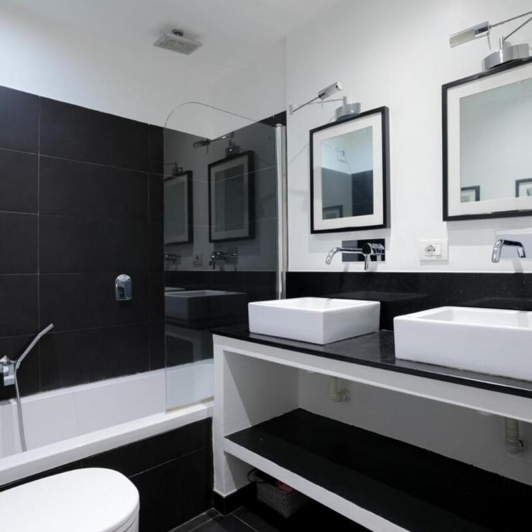 06A4 - Situation exceptionnelle au Port de Nice - Appartement 2 Chambres - 6