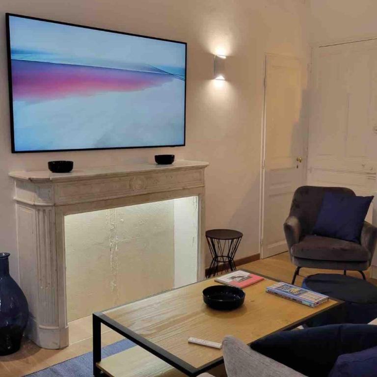 06A4 - Situation exceptionnelle au Port de Nice - Appartement 2 Chambres - 12
