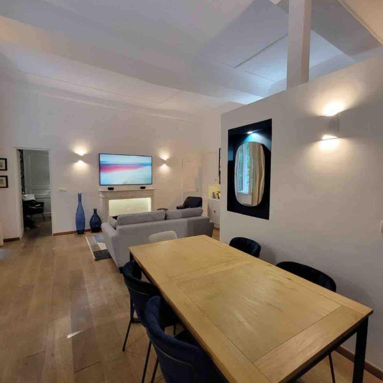06A4 - Situation exceptionnelle au Port de Nice - Appartement 2 Chambres - 15