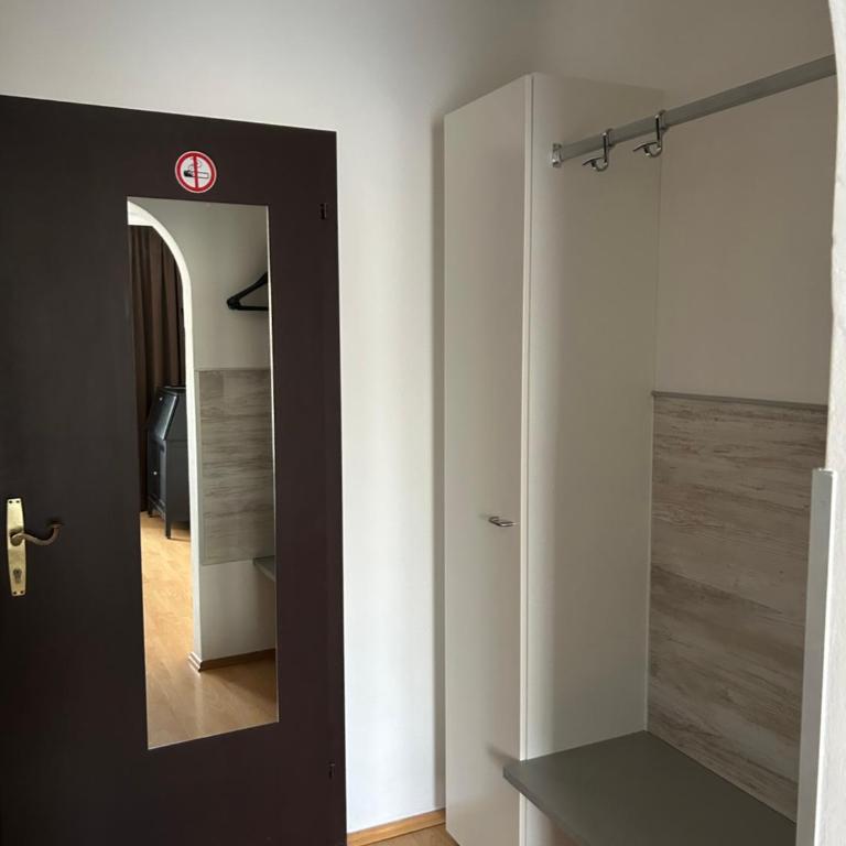 Hotel Berg - Doppelzimmer mit Balkon - 7