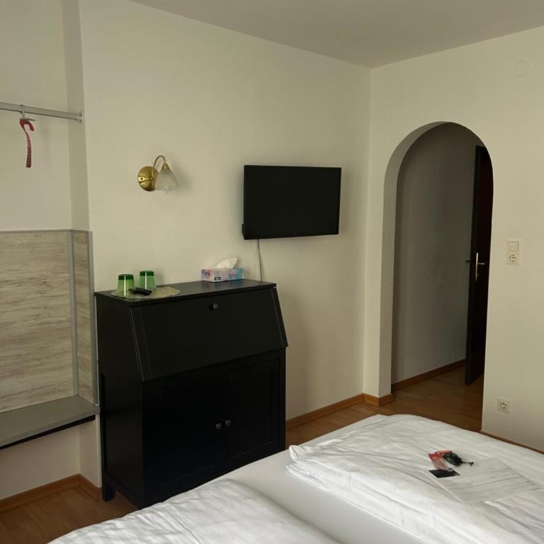 Hotel Berg - Budget Doppelzimmer - 1