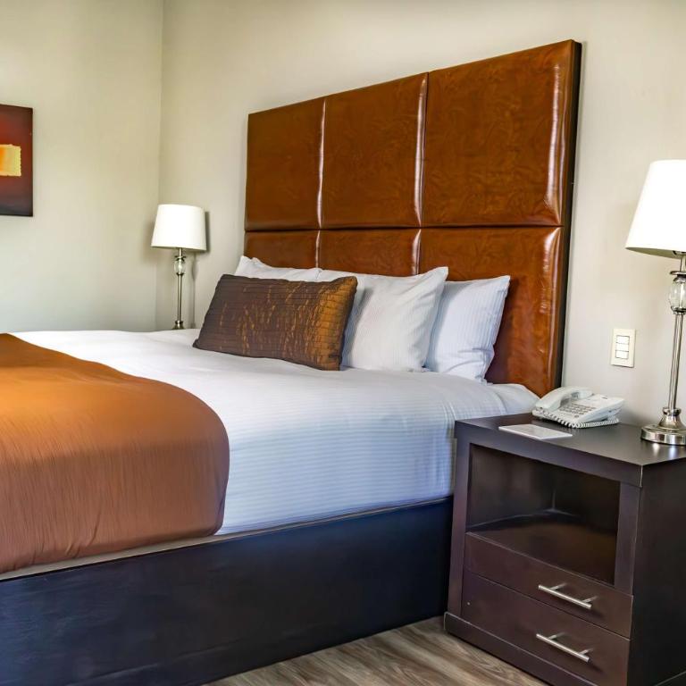 Best Western PLUS Monterrey Airport - King Room - Non-Smoking - 2