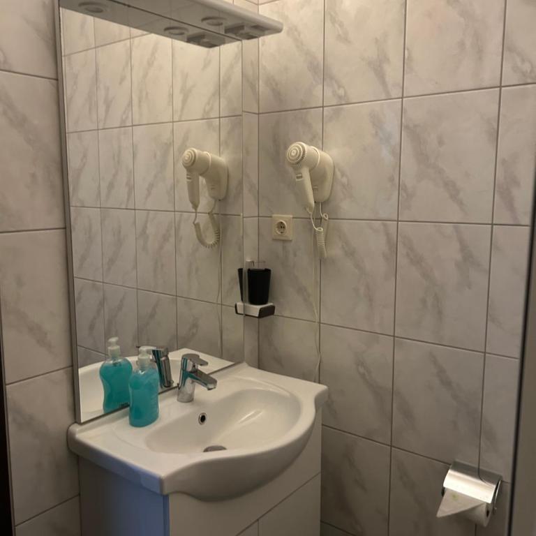 Hotel Berg - Deluxe Doppelzimmer mit Dusche - 6