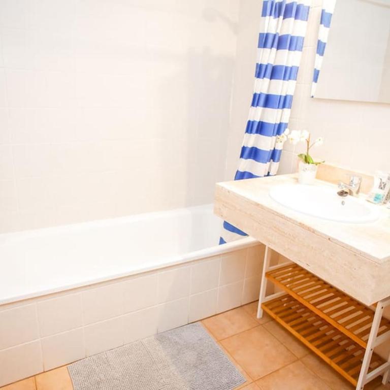 AL47 Spacious apartment near Fenals beach - Apartamento de 1 dormitorio con balcón - 10