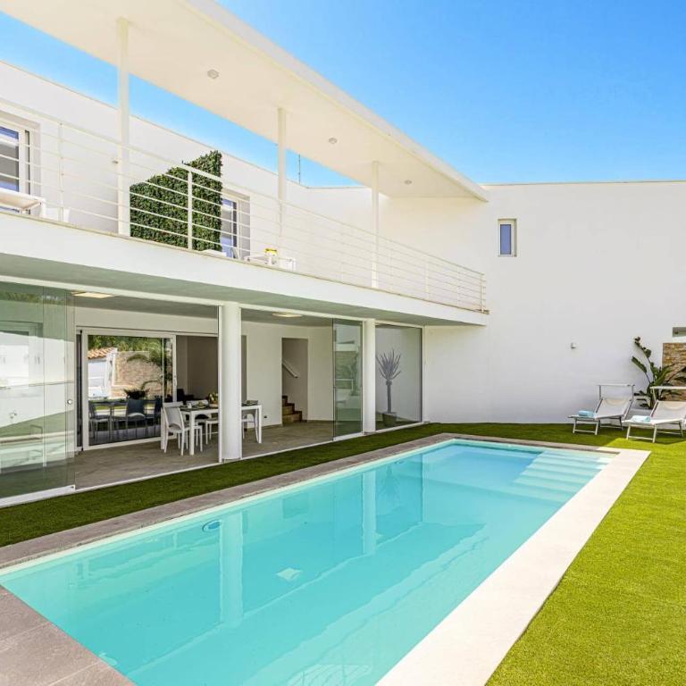 Villa Laire by Villa Plus - Villa - 10
