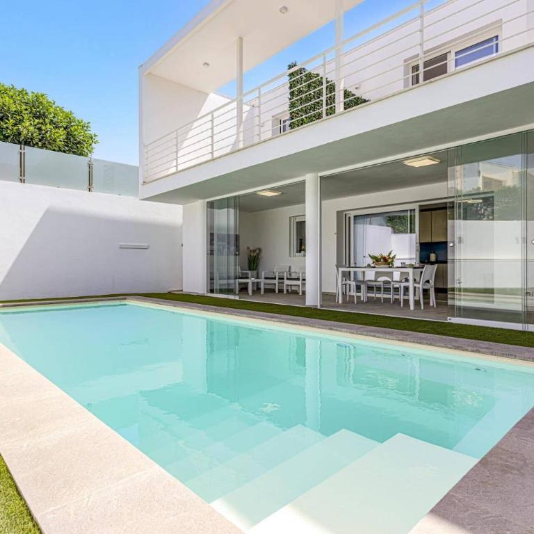 Villa Laire by Villa Plus - Villa - 14