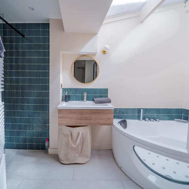 25 rue Celony - Le Vendome - Jacuzzi - VideoProjecteur - Studio - 12