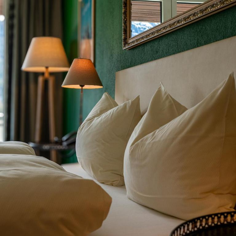 Hotel Europa Suites St Moritz - Deluxe Doppelzimmer mit Balkon und Panoramablick - 8