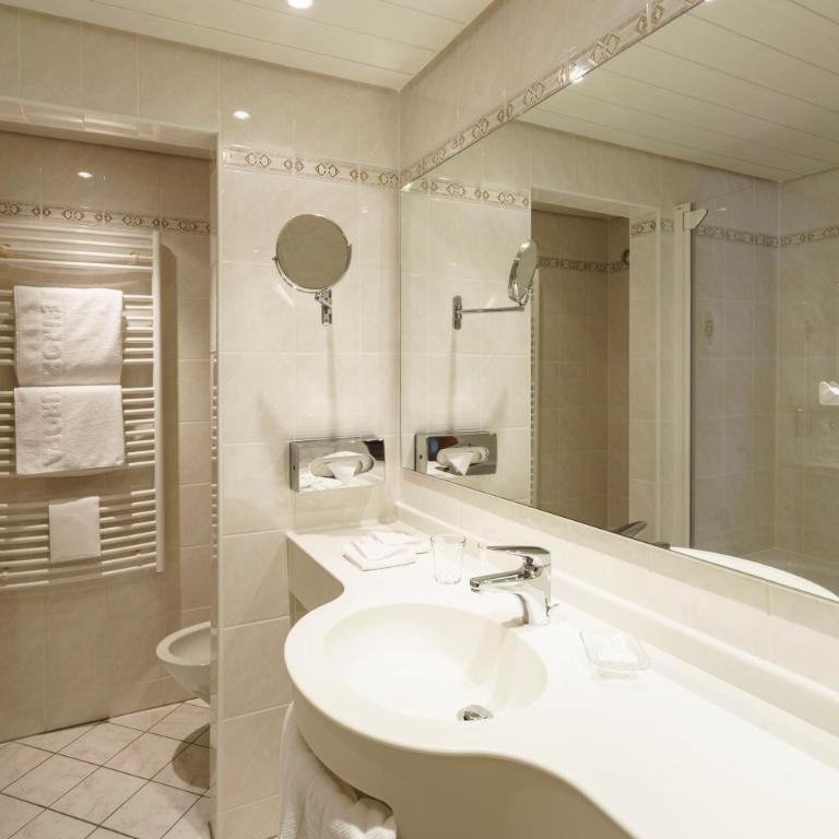 Hotel Europa Suites St Moritz - Deluxe Doppelzimmer mit Balkon und Panoramablick - 5