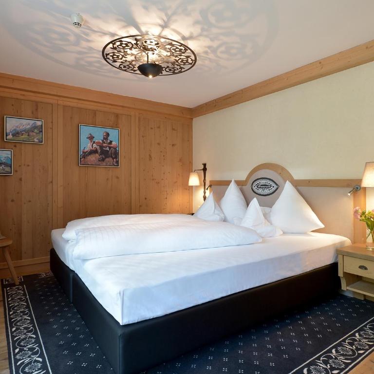 Alpenhotel Kramerwirt - Superior Doppelzimmer mit Balkon - 7