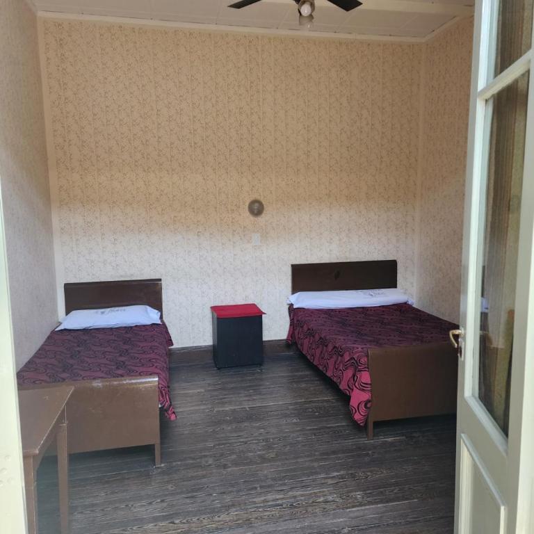 Hotel Pueyrredón - Double or Twin Room with Shared Bathroom - 2