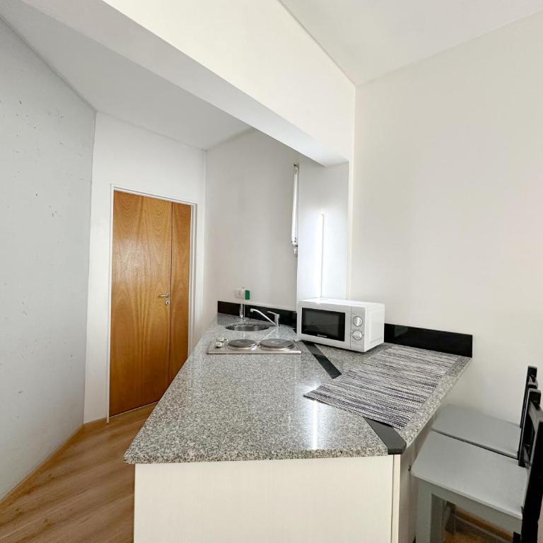 Moderno monoambiente nuevo con balcon a la calle en barrio Belgrano - Apartamento de 1 dormitorio - 6