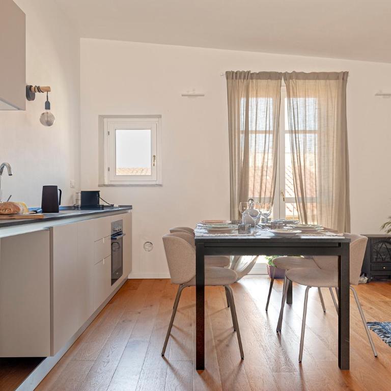 Gabrielles Roof New Modern Apartment - One-Bedroom Apartment - 3