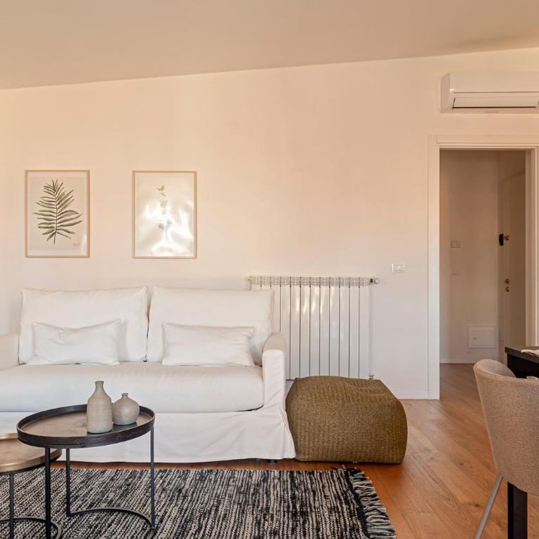 Gabrielles Roof New Modern Apartment - One-Bedroom Apartment - 7