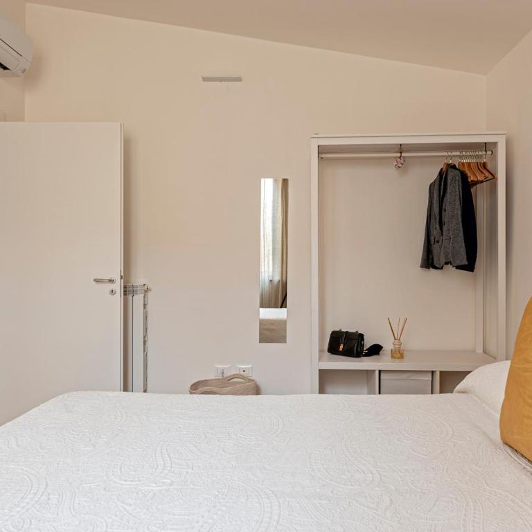 Gabrielles Roof New Modern Apartment - One-Bedroom Apartment - 13
