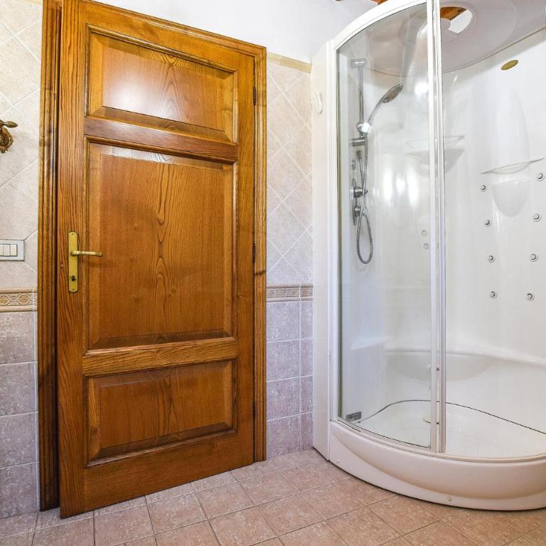 Nice Home In Camaiore Lu - Casa de Vacaciones de 6 dormitorios - 31