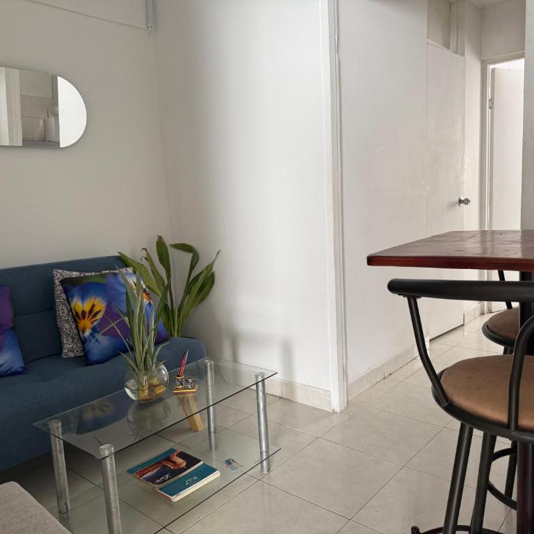 Excelente estudio en el barrio el Laguito - Apartamento de 1 dormitorio - 2
