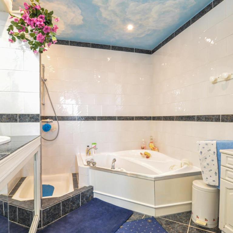Amazing Home In Cagnes Sur Mer - Maison de Vacances 3 Chambres - 15
