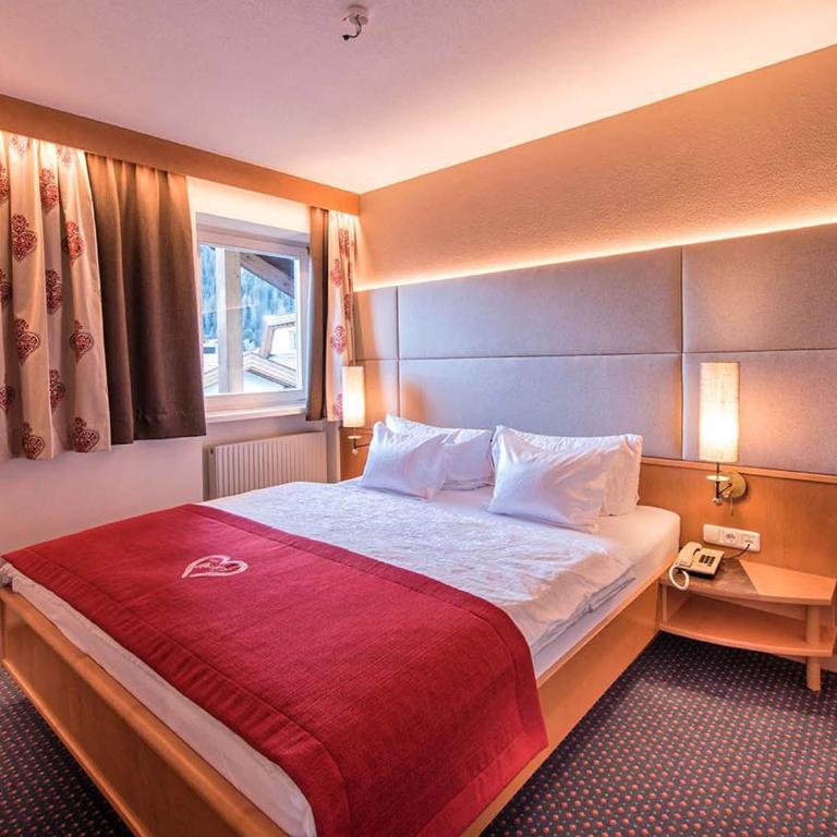 Hotel Universo - Apartment with Balcony - 2