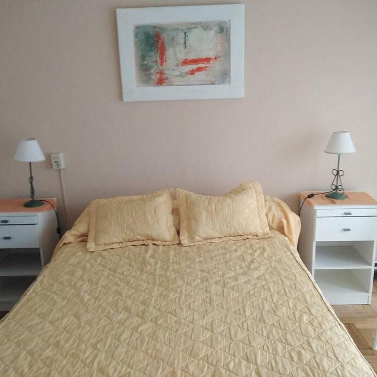 Departamento amplio, a la calle, Plaza Colón - Apartamento de 1 dormitorio - 2
