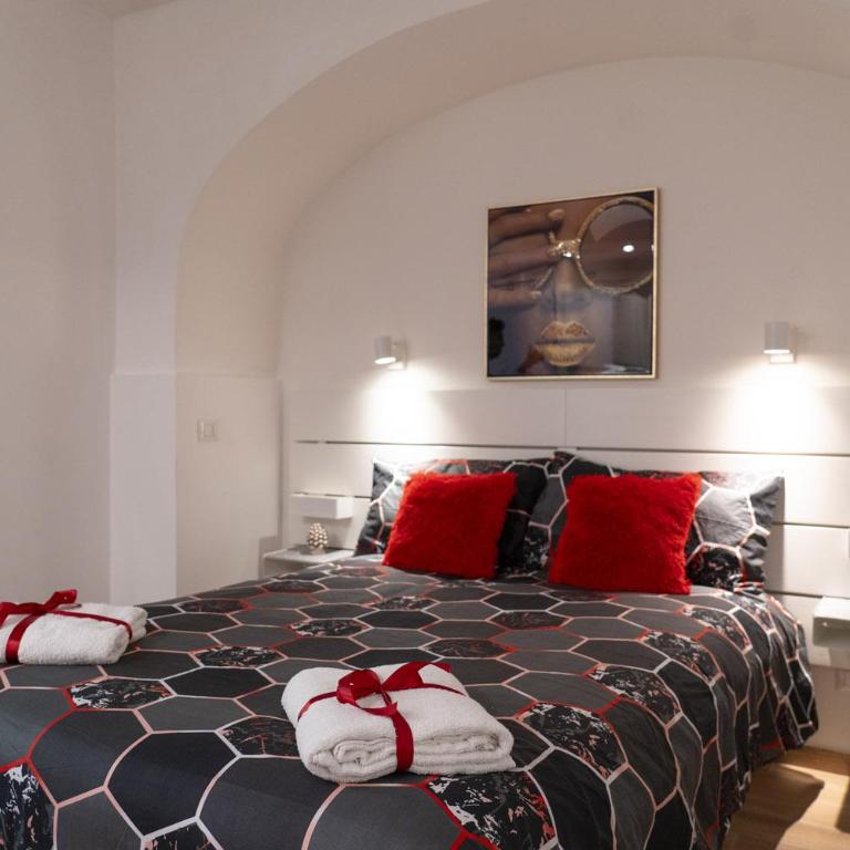 SuiteCentralSolution - One-Bedroom House - 3