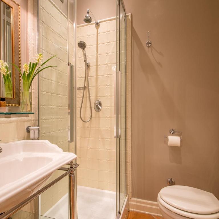 Hotel Mozart - Camera Singola - Via dei Greci 23 - 2