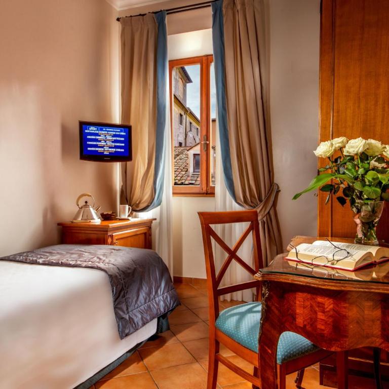 Hotel Mozart - Camera Singola - Via dei Greci 23 - 4