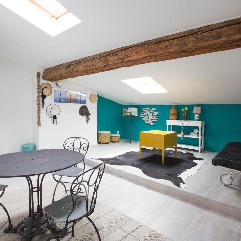 Une Chambre Chez Dupont - Chambre Double Supérieure - Albert Pîtres - 1