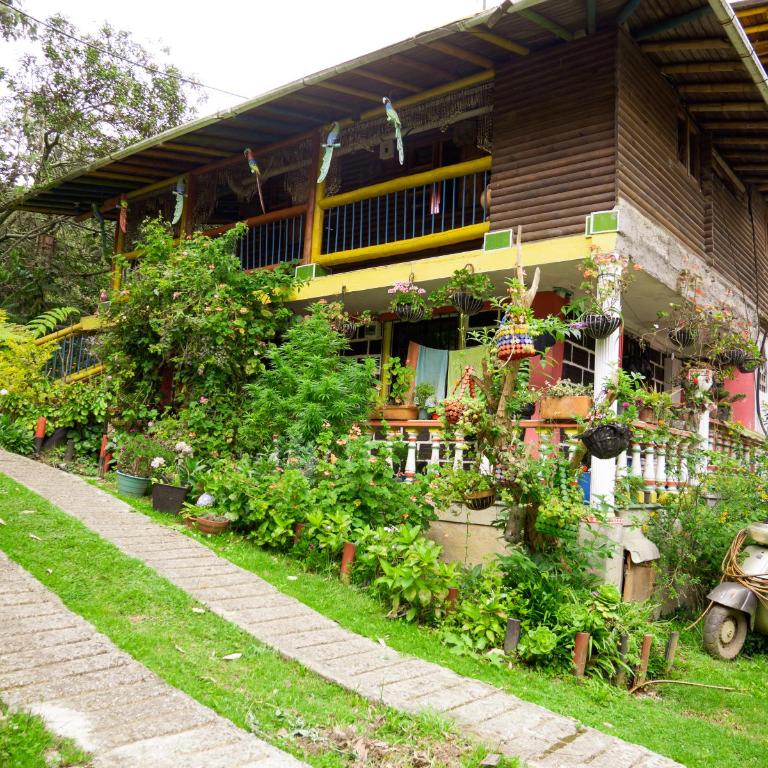 Amplia Casa Campestre en Santa Elena cerca a Medellín - Cabaña Aru - Casa - 35