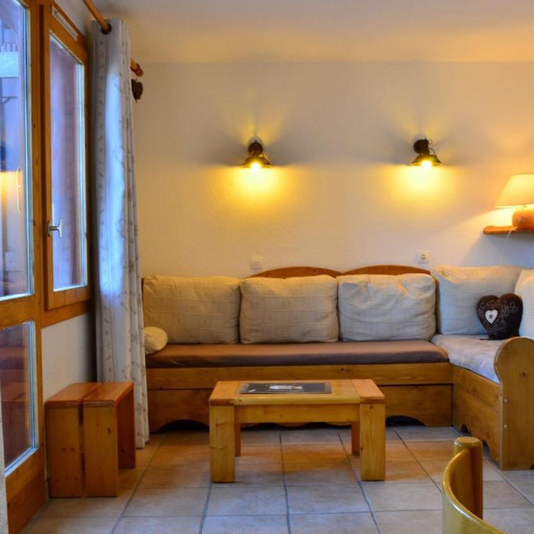 Duplex rénové 8 pers. à 3 min des pistes avec balcon et parking gratuit - FR-1-329-94 - Apartment - 1