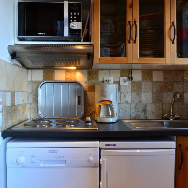 Duplex rénové 8 pers. à 3 min des pistes avec balcon et parking gratuit - FR-1-329-94 - Apartment - 3