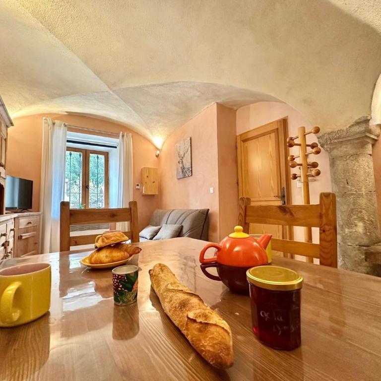 Charmant 2 pièces avec Wi-Fi et parking à La Salle-les-Alpes - FR-1-762-53 - Appartement - 1