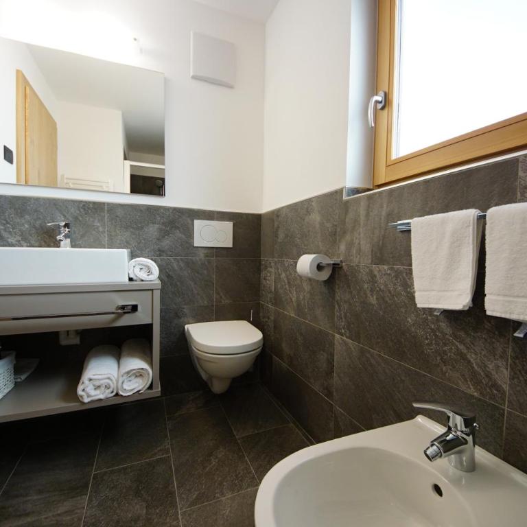 Chalet Apartments Ambria - Appartamento con 2 Camere da Letto e Balcone - 1