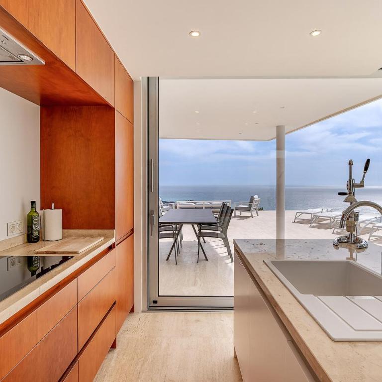 Beach Front Home In Granada - Five-Bedroom Holiday Home - 18