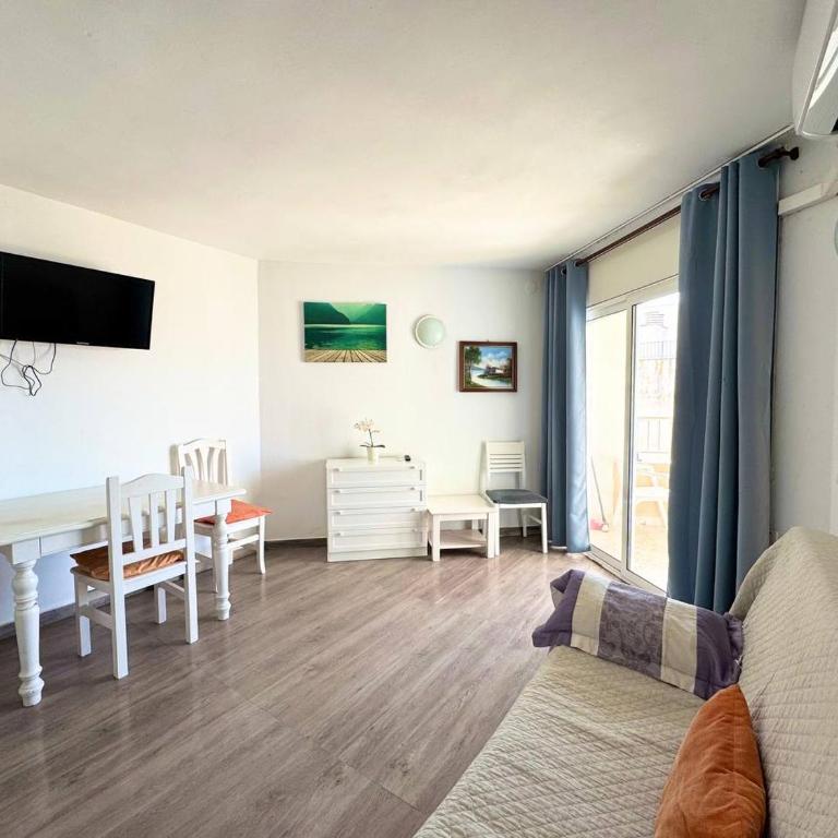 Apartsalou Bilbao - One-Bedroom Apartment - 6