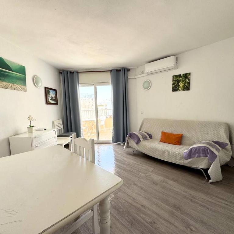 Apartsalou Bilbao - One-Bedroom Apartment - 9