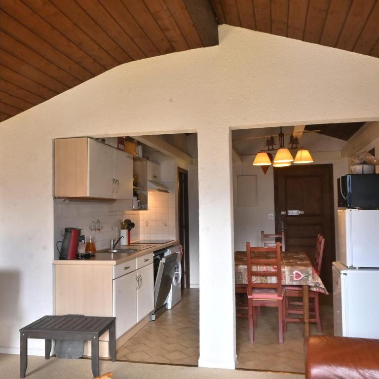 Confortable 3 pièces, 6 pers, balcon sud, proche télésiège, animaux OK, parking, WiFi - FR-1-676-202 - Appartement - 4