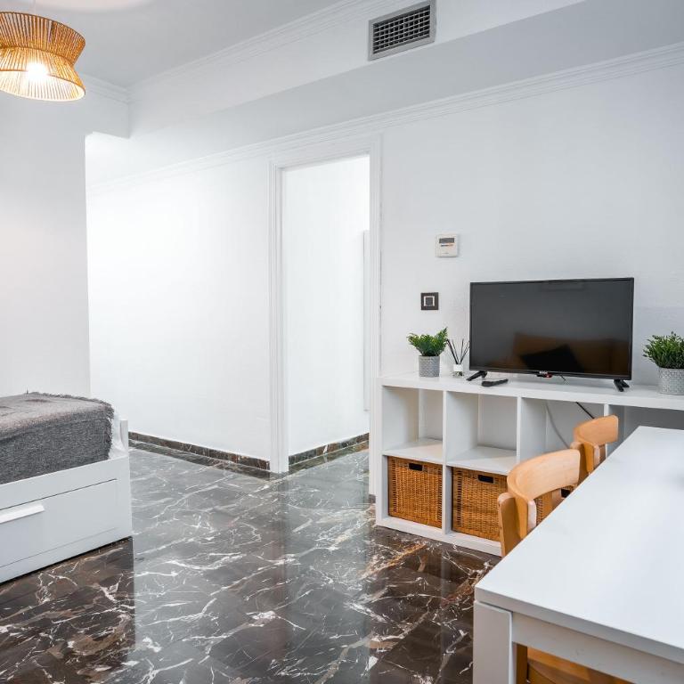 - Apartamento en pleno Centro - QH Ayuntamiento Granada - Two-Bedroom Standard Apartment - 8