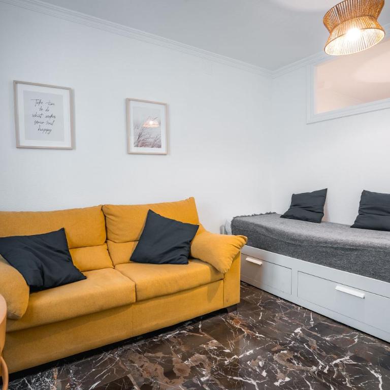 - Apartamento en pleno Centro - QH Ayuntamiento Granada - Two-Bedroom Standard Apartment - 9
