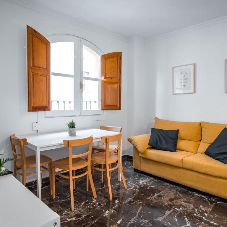 - Apartamento en pleno Centro - QH Ayuntamiento Granada - Two-Bedroom Standard Apartment - 10