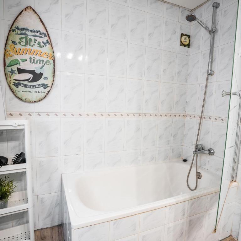 - Apartamento en pleno Centro - QH Ayuntamiento Granada - Two-Bedroom Standard Apartment - 15