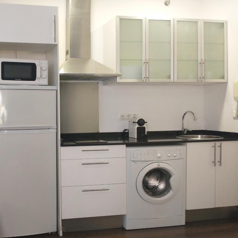 Barceloneta Beach Apartments - One-Bedroom Apartment - 15