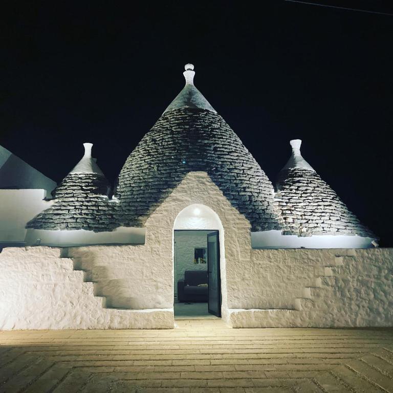 Trulli au milieu d'un champ d'oliviers avec piscine - Villa con 3 Camere da Letto - 2