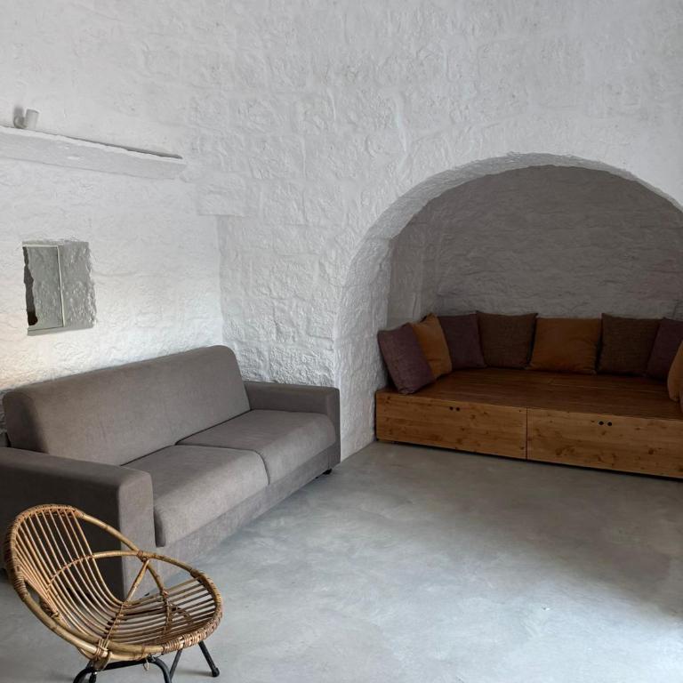 Trulli au milieu d'un champ d'oliviers avec piscine - Villa con 3 Camere da Letto - 11